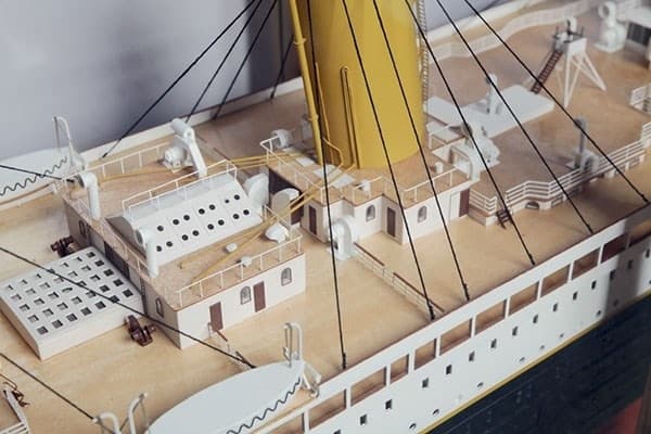 1:144 RMS Titanic Komplett - Skrog i tre