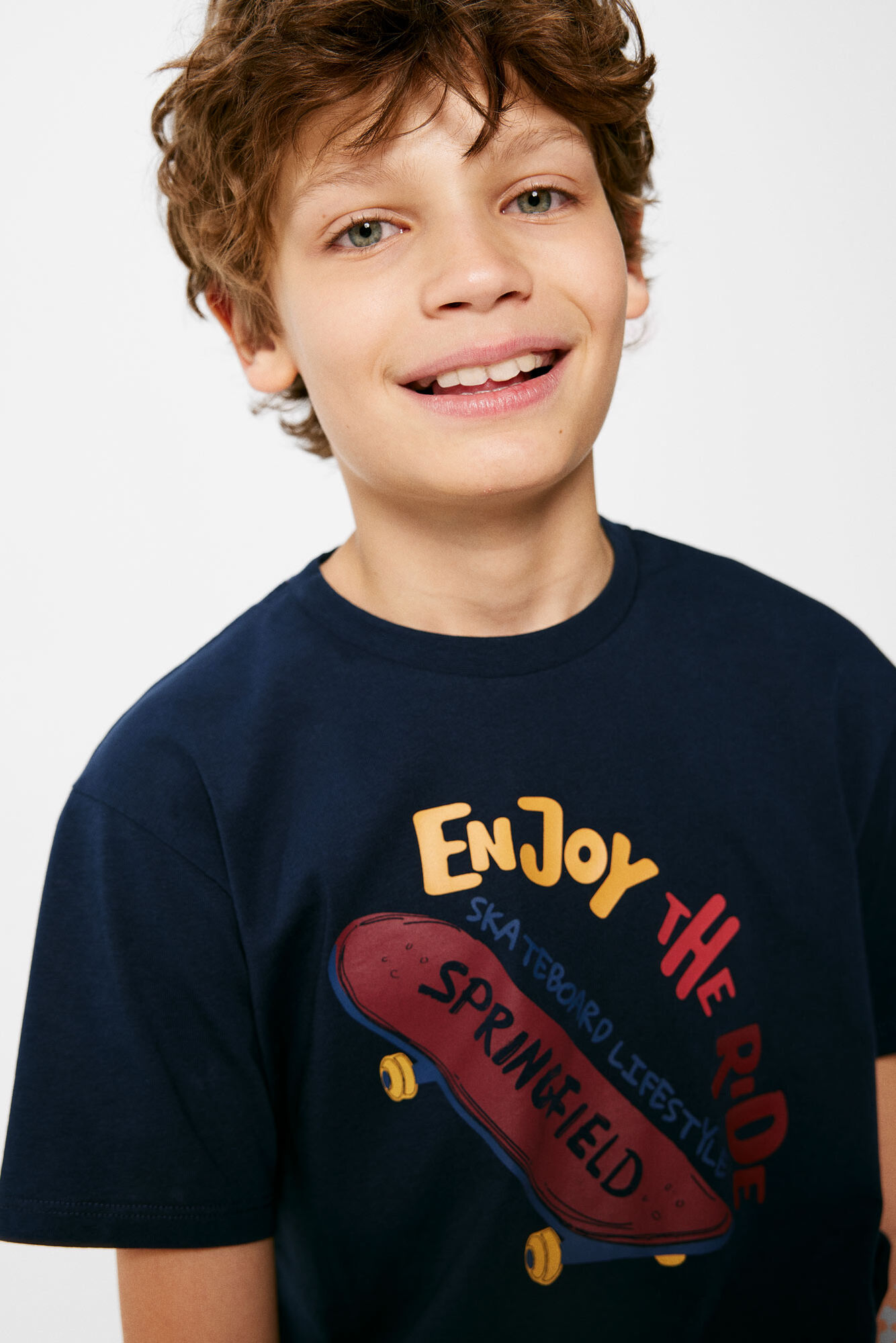 Camiseta infantil com estampa de skate
