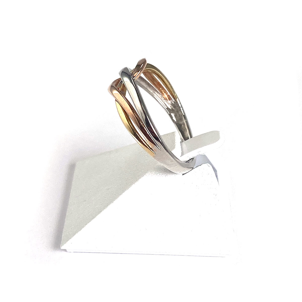 Bague d'occasion 3 ors 750 anneaux entrelacés