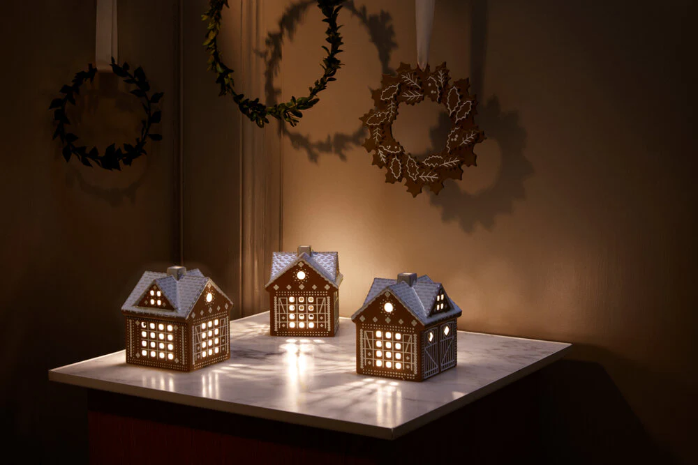 Kähler  Gingerbread Lyshus Julestald, brun - H11.5 cm.