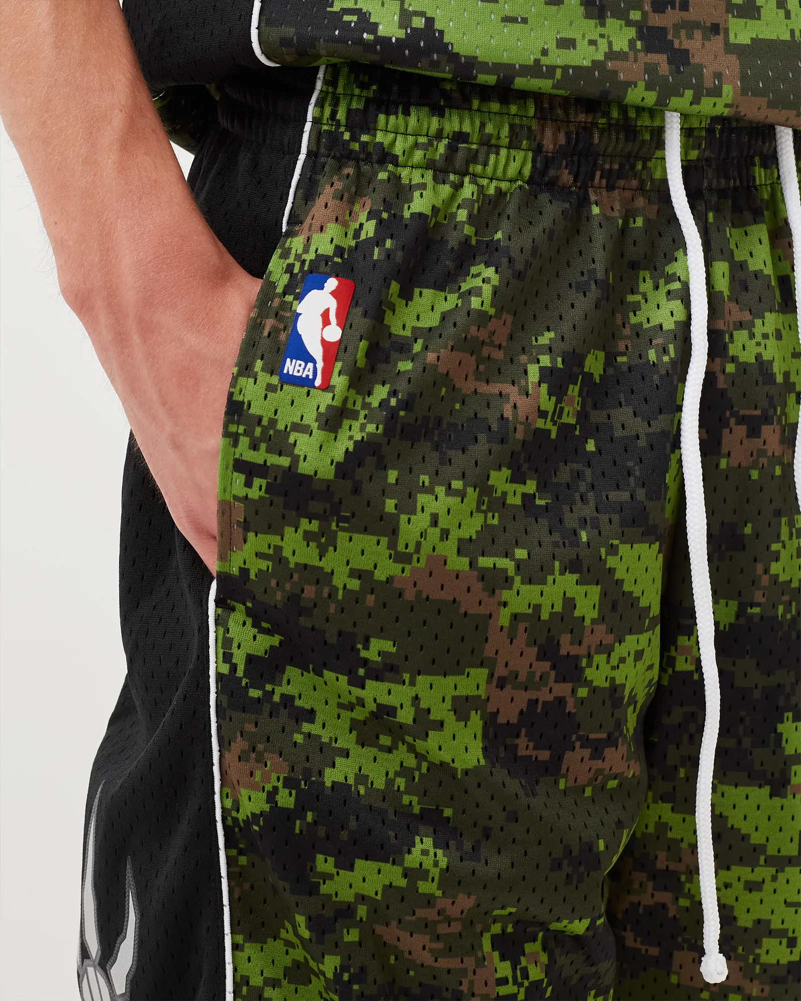 Mitchell & Ness NBA Camo Swingman Shorts Toronto Raptors Alternate 2011-12