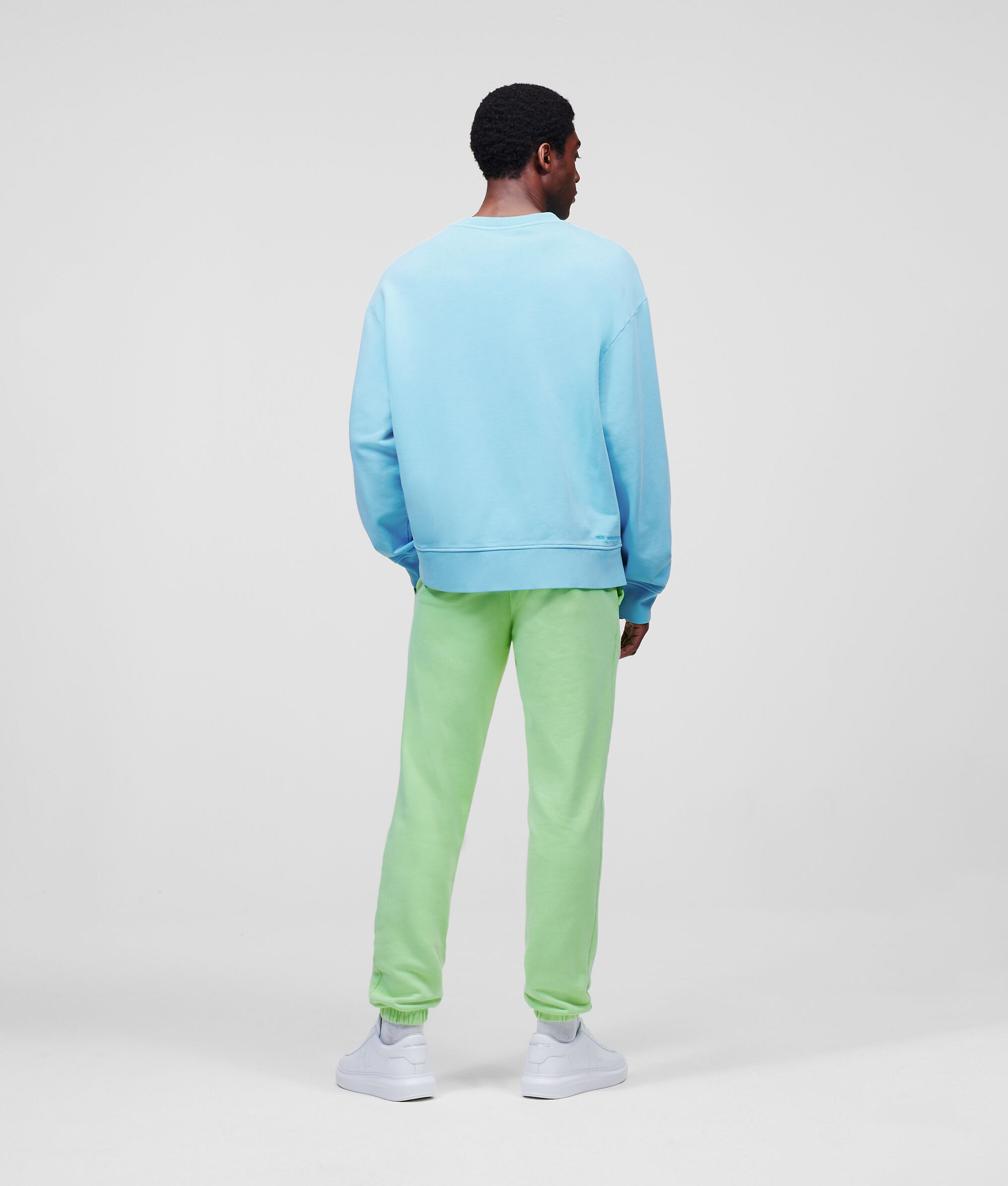SWEAT-SHIRT TON SUR TON AVEC ÉCUSSON KARL IKONIK