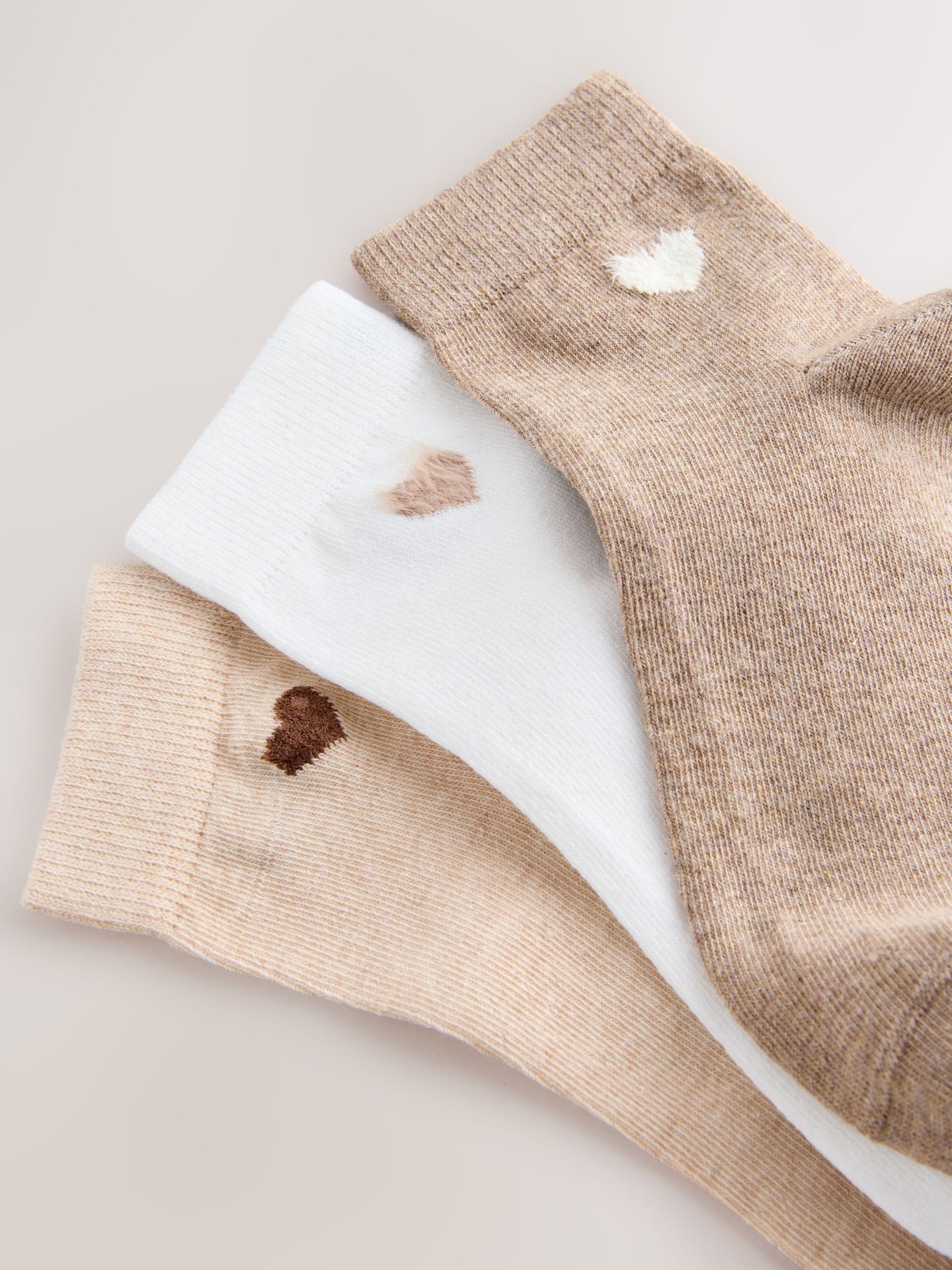 Neutral Fluffy Hearts - Print Cropped Ankle Socks 3 Pack
