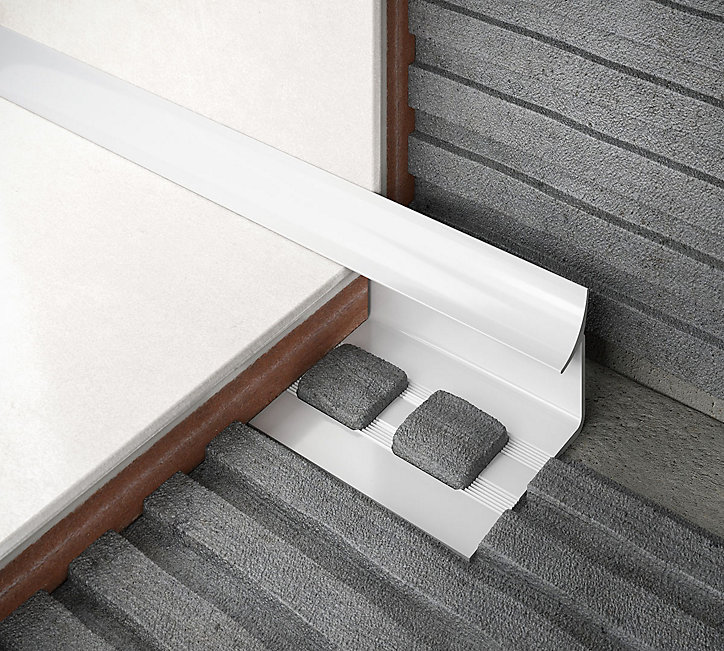 Profilé de carrelage intérieur Diall rond PVC blanc lisse L.2,5m x l.3cm x ep.9mm
