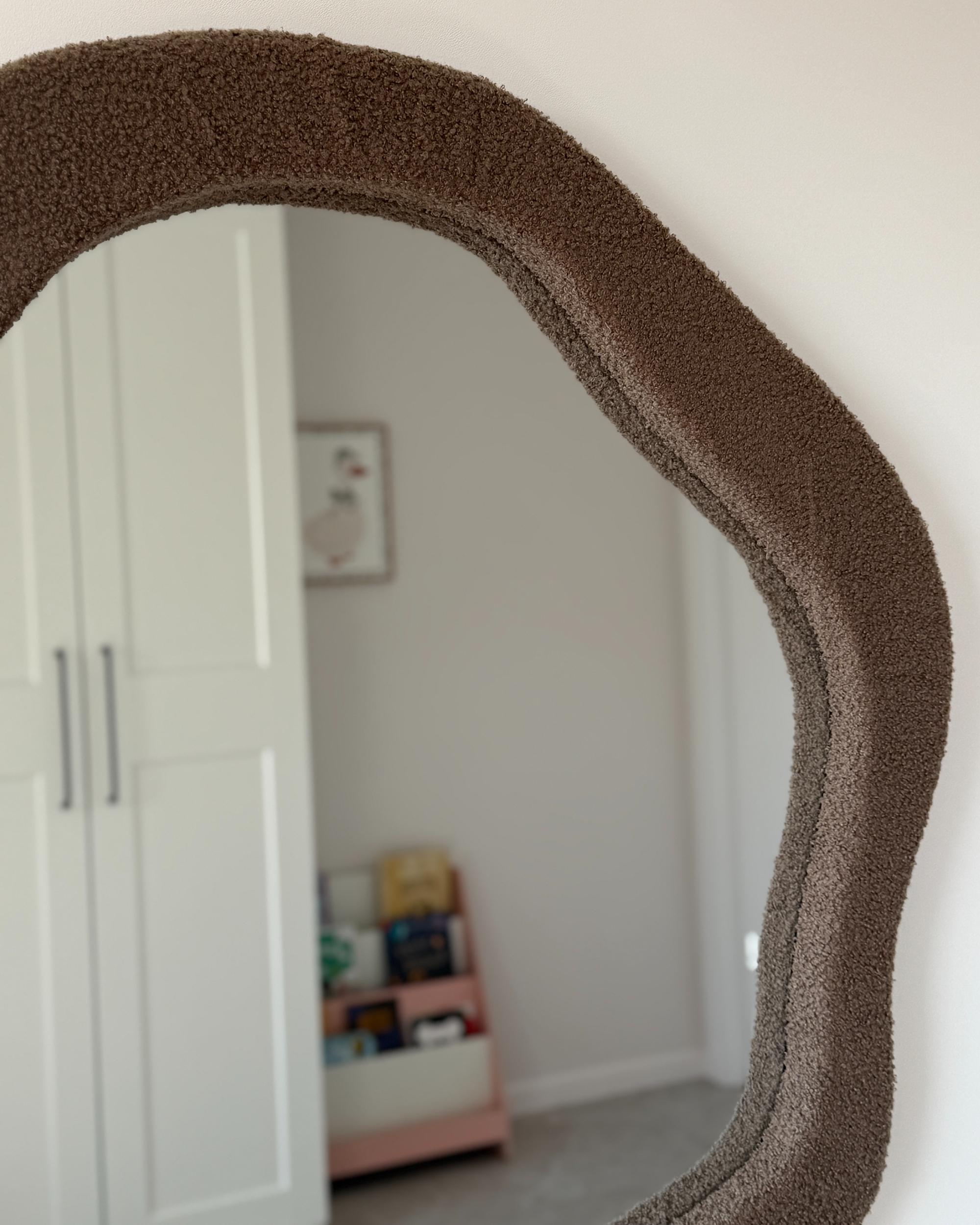 Wandspiegel BLISMES 79 cm 80 cm Bouclé Bruin