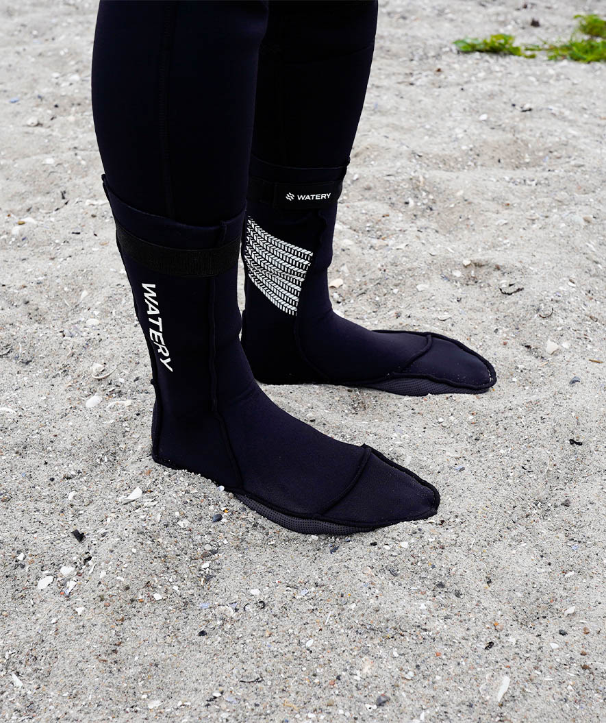 Watery neopren sokker til åbent vand - Calder Pro (2mm) - Sort