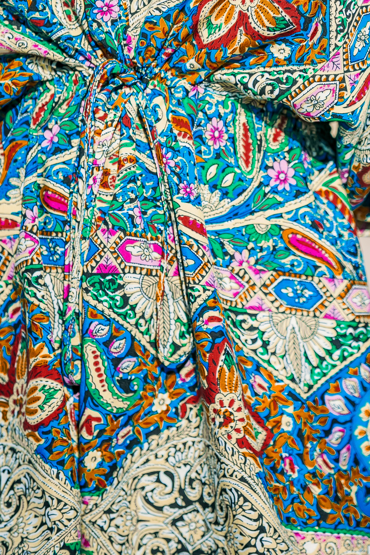 Robe mini à col surplis paisley