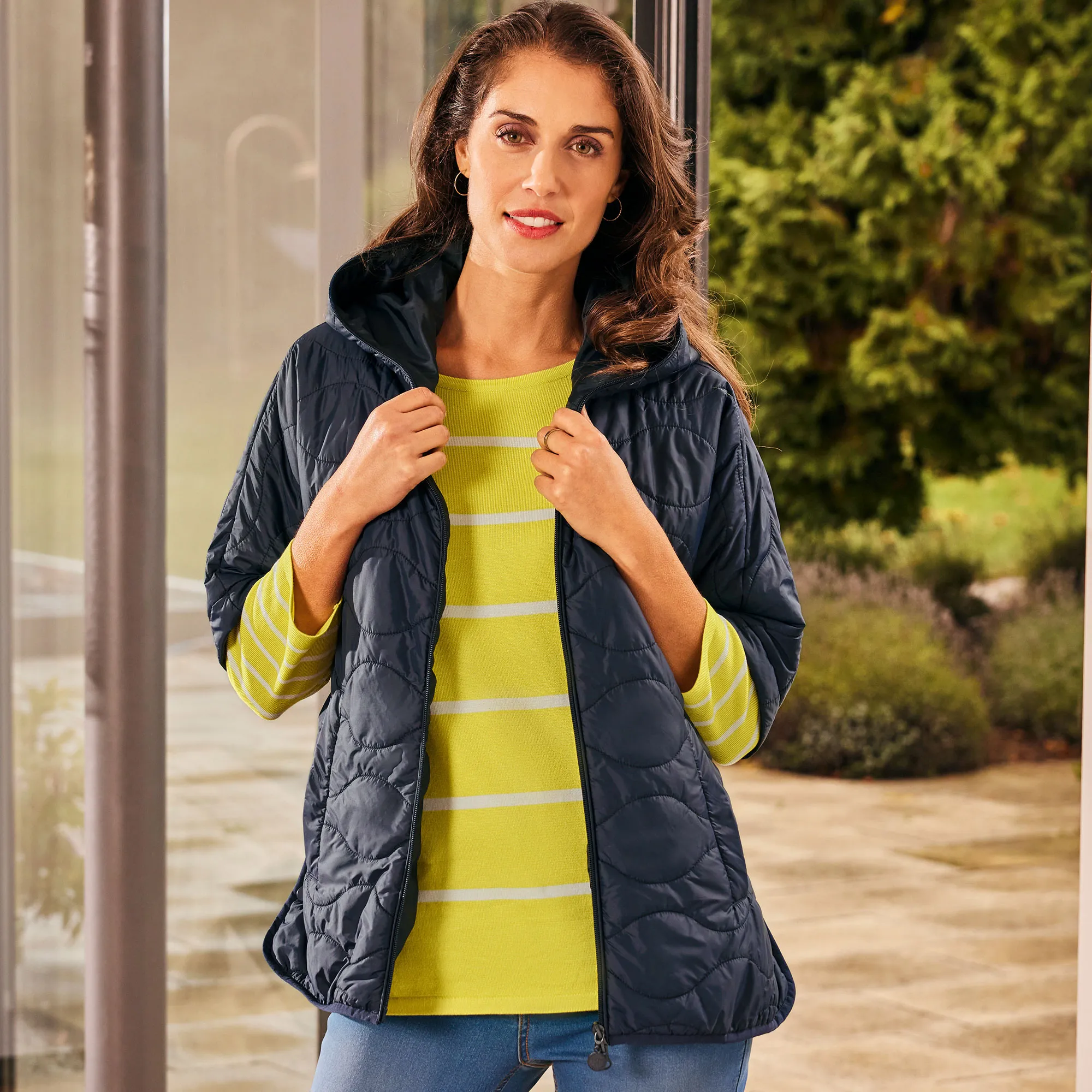 Damen-Jacke mit abnehmbaren Ärmeln