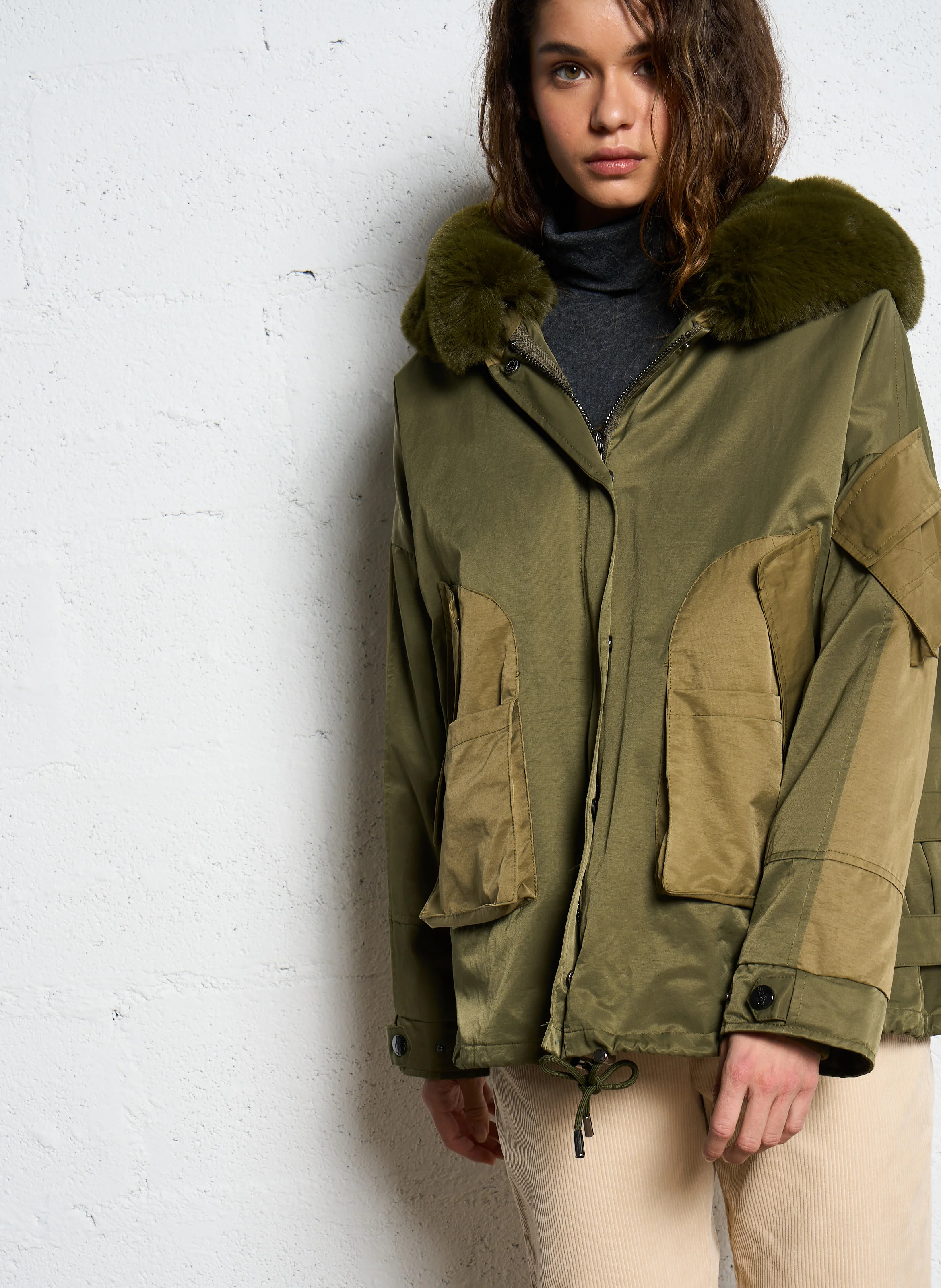 MARILOU - Manteau court capuche en fourrure| Vert