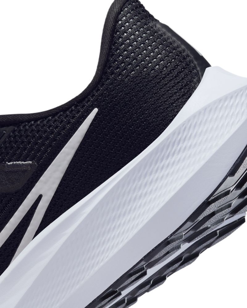 Chaussures de running Nike Pegasus 40 Noir & Blanc pour homme