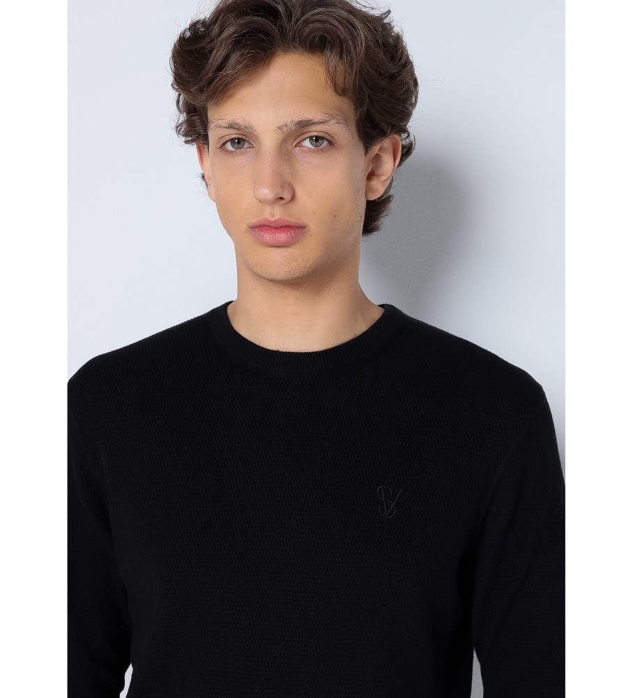 Camisa básica preta com seis válvulas