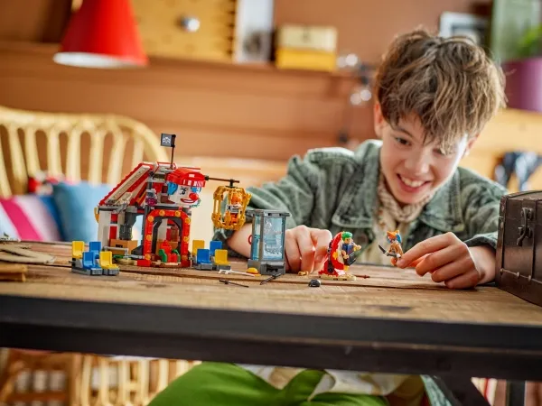 LEGO ONE PIECE 75637 Klovnen Buggys cirkustelt