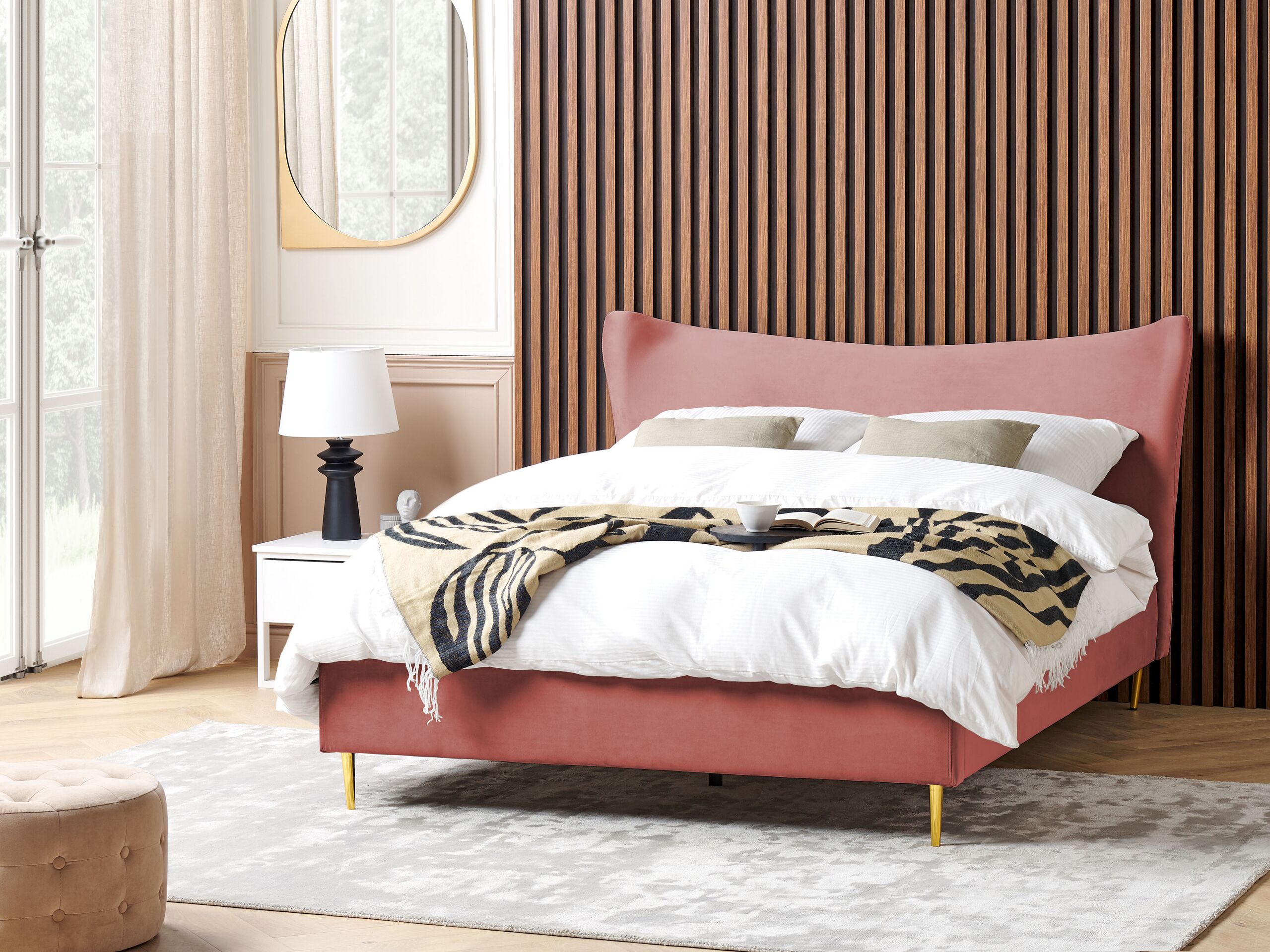 Beliani - CHALEIX  - Tweepersoonsbed - Perzik - 160 x 200 cm - Fluweel