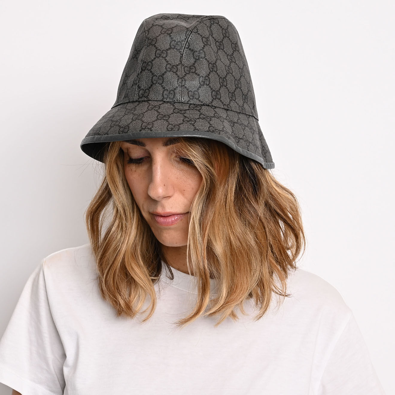 Gucci Bob en Toile enduite Monogramme anthracite - Neuf avec étiquette