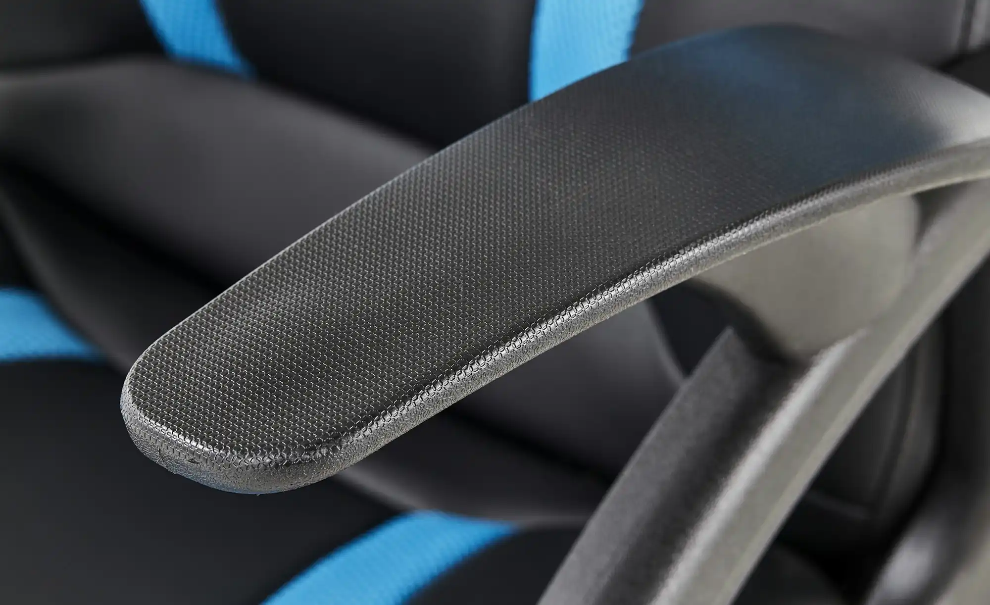 Kinder Gaming Chair newbie_b