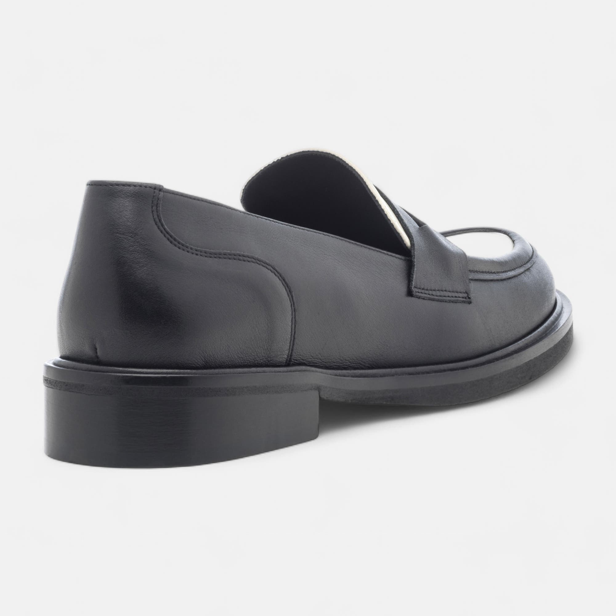 Mocassins Femme en cuir noir vernis