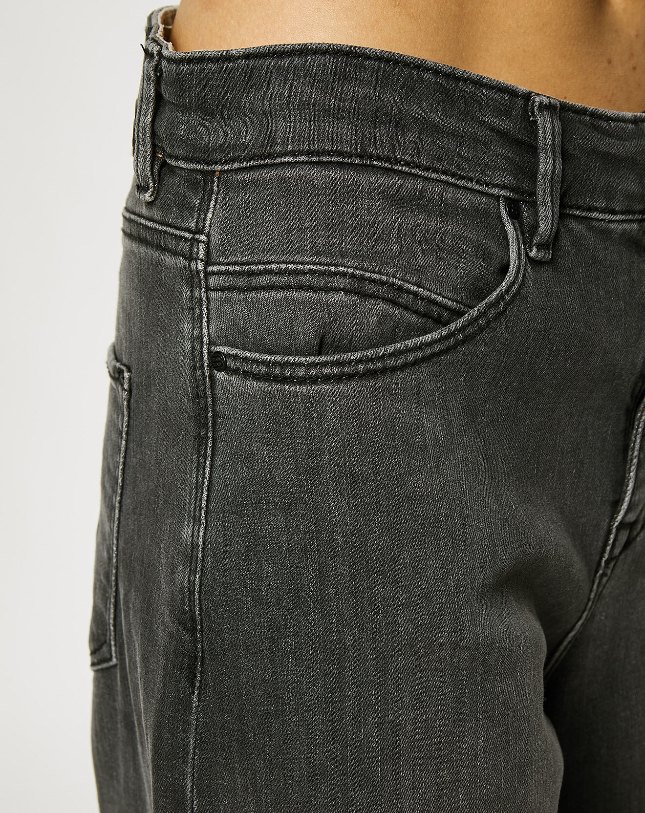 Esprit Jean en Coton bio jambes larges gris foncé