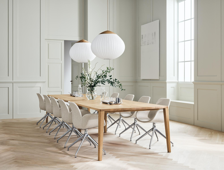 Bolia Graceful eettafel 200x105 zwart gebeitst eiken