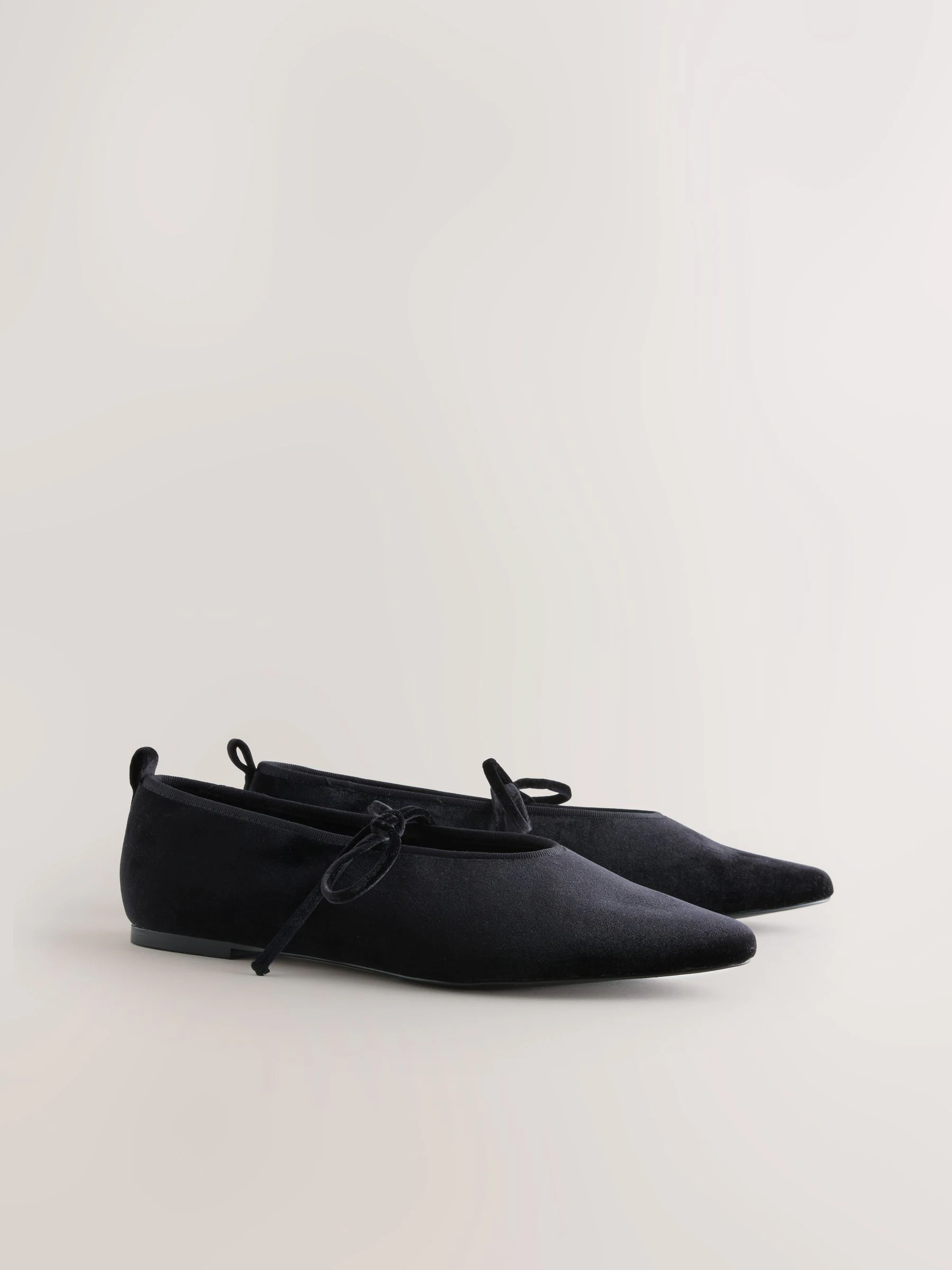 Zwart - Forever Comfort® Velvet Tie Mary Jane Shoes