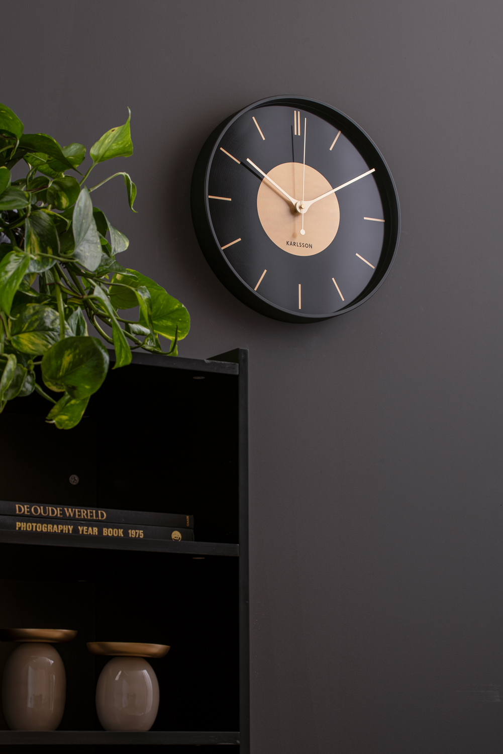 Wall clock Gold Disc black