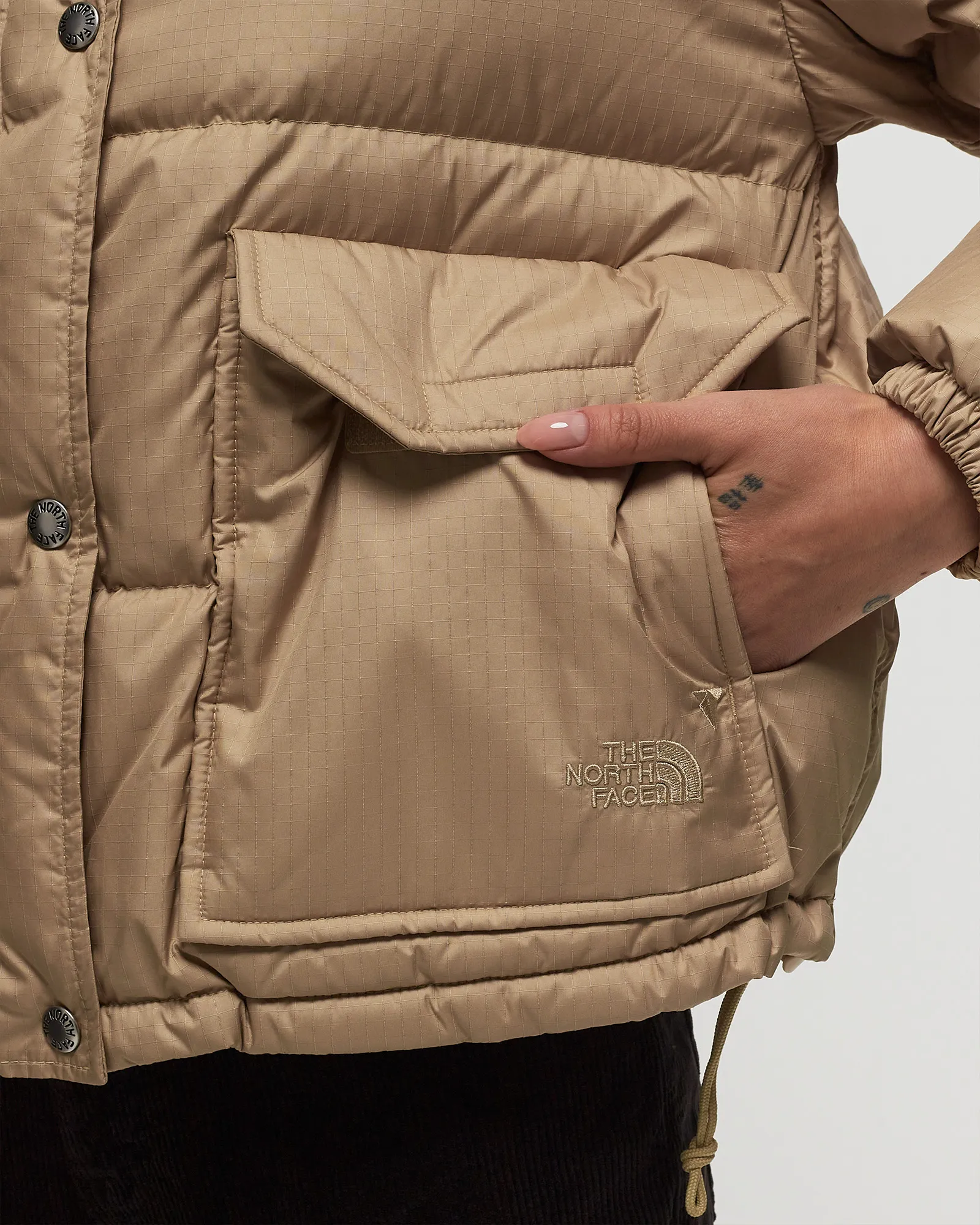 Jaqueta curta de plumas The North Face Sierra 71 para mulheres