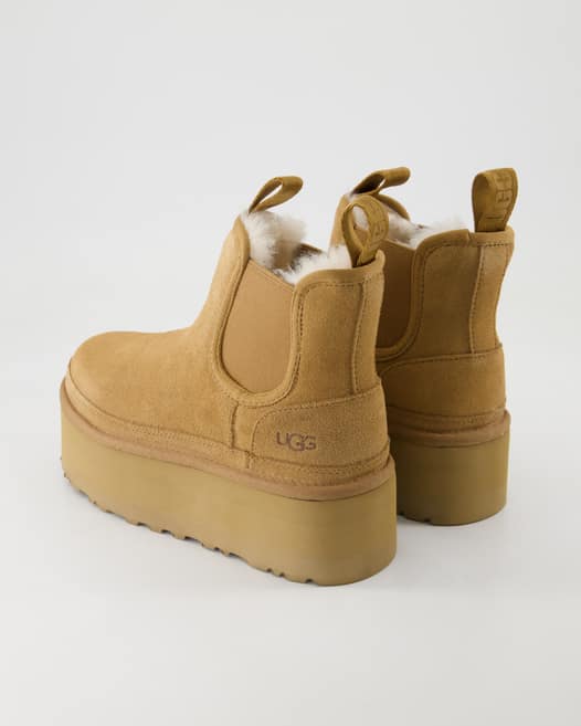 UGG Neumel Platform Chelsea Winterstiefel in Beige