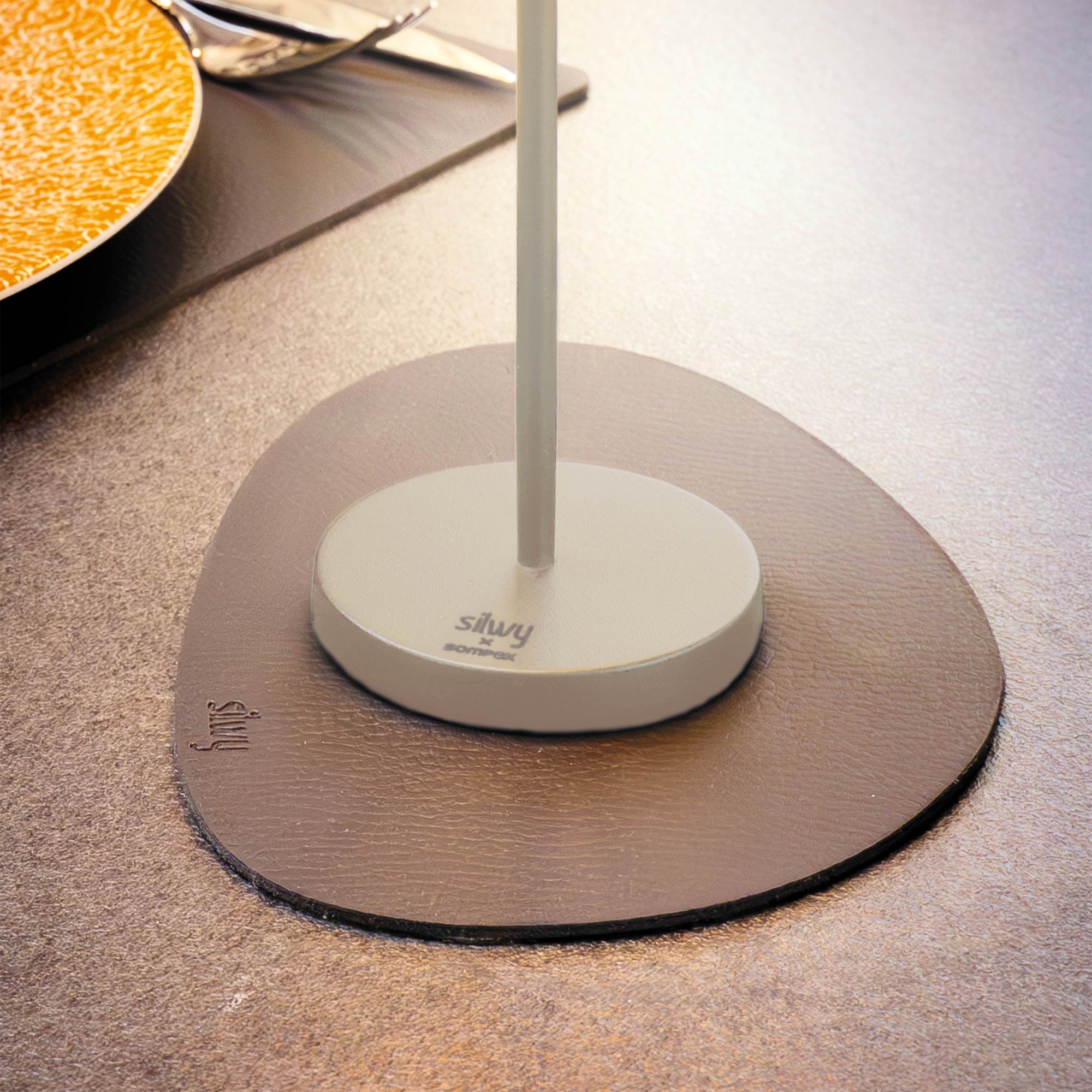 Silwy LED-Magnet-Leuchte Monaco akkubetrieben inklusive Platzset weiß