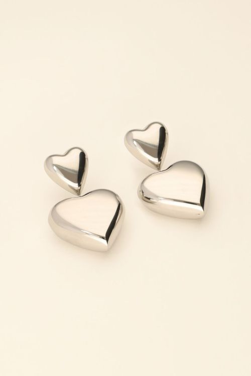 Statement oorbellen met twee hartjes
