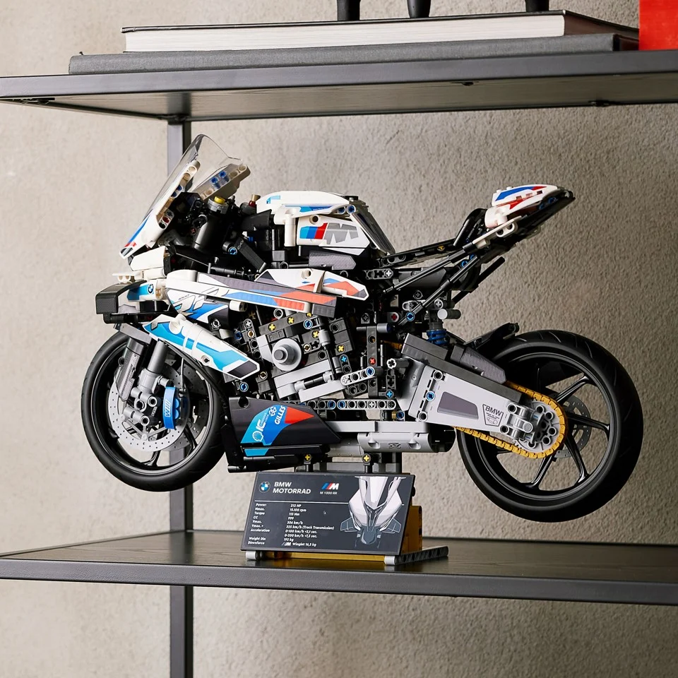 LEGO Technic - BMW M 1000 RR (42130)