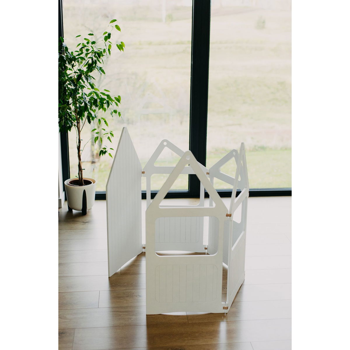Duck WoodworksDuck Woodworks   ZigZag Haus weiss