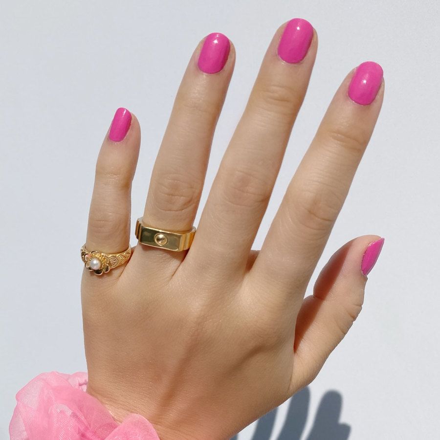 CND VINYLUX Long Wear Polish Hot Pop Pink #121 15ml