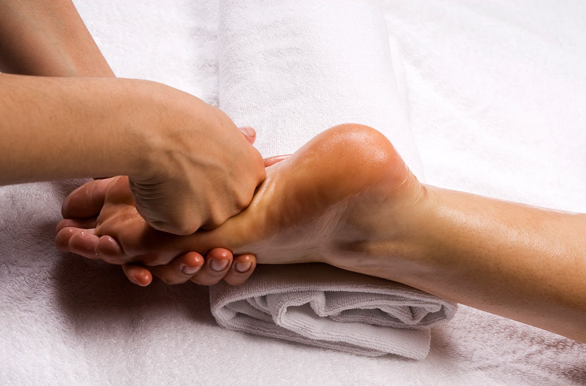 Ayurvedische Fußmassage für Frauen Berlin