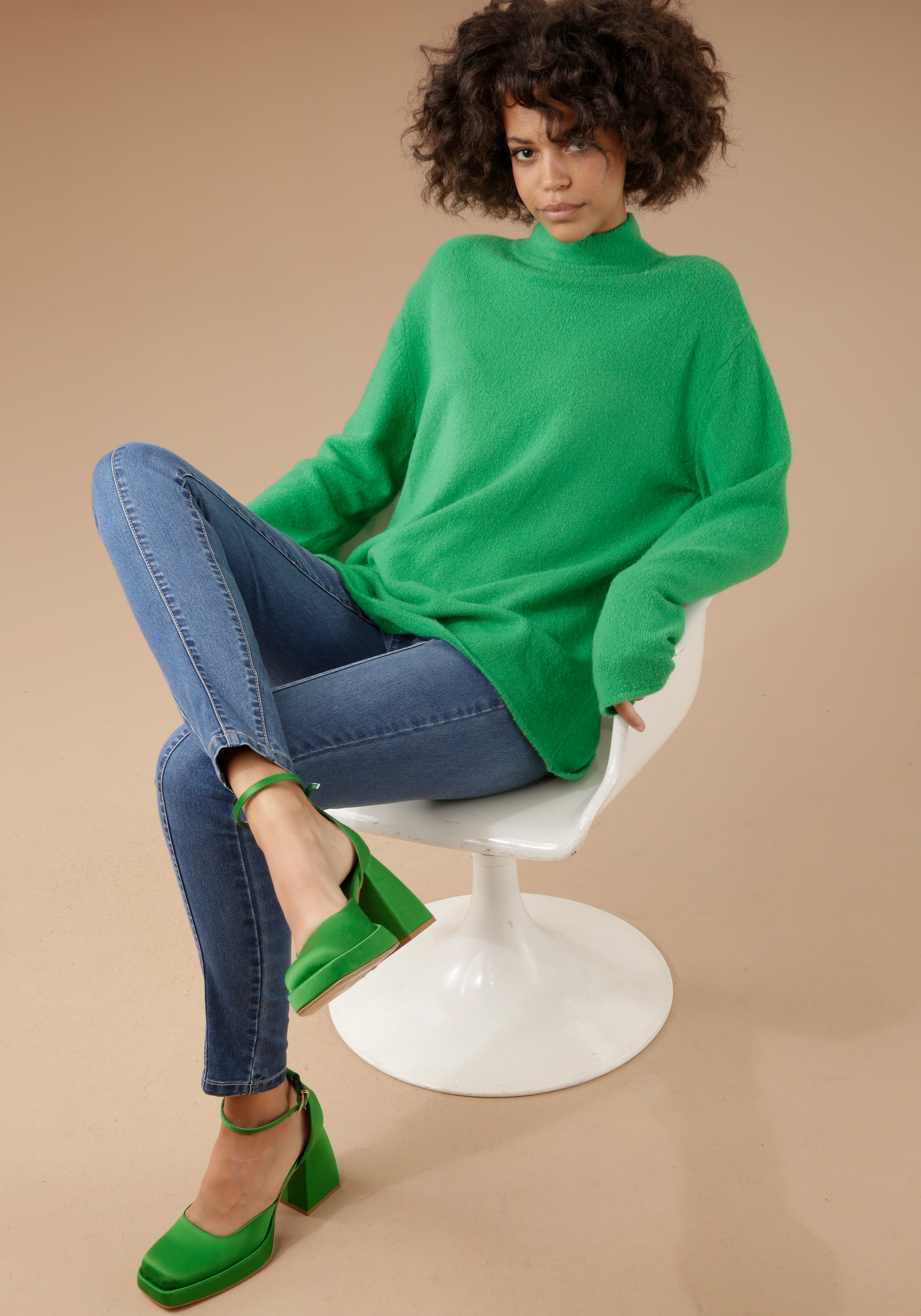 Aniston CASUAL Strickpullover , mit Stehkragen