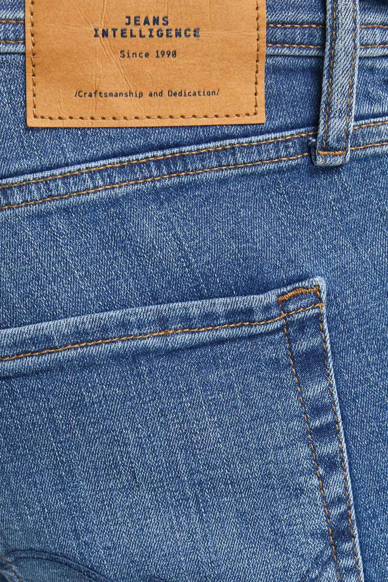 calça jeans de corte justo