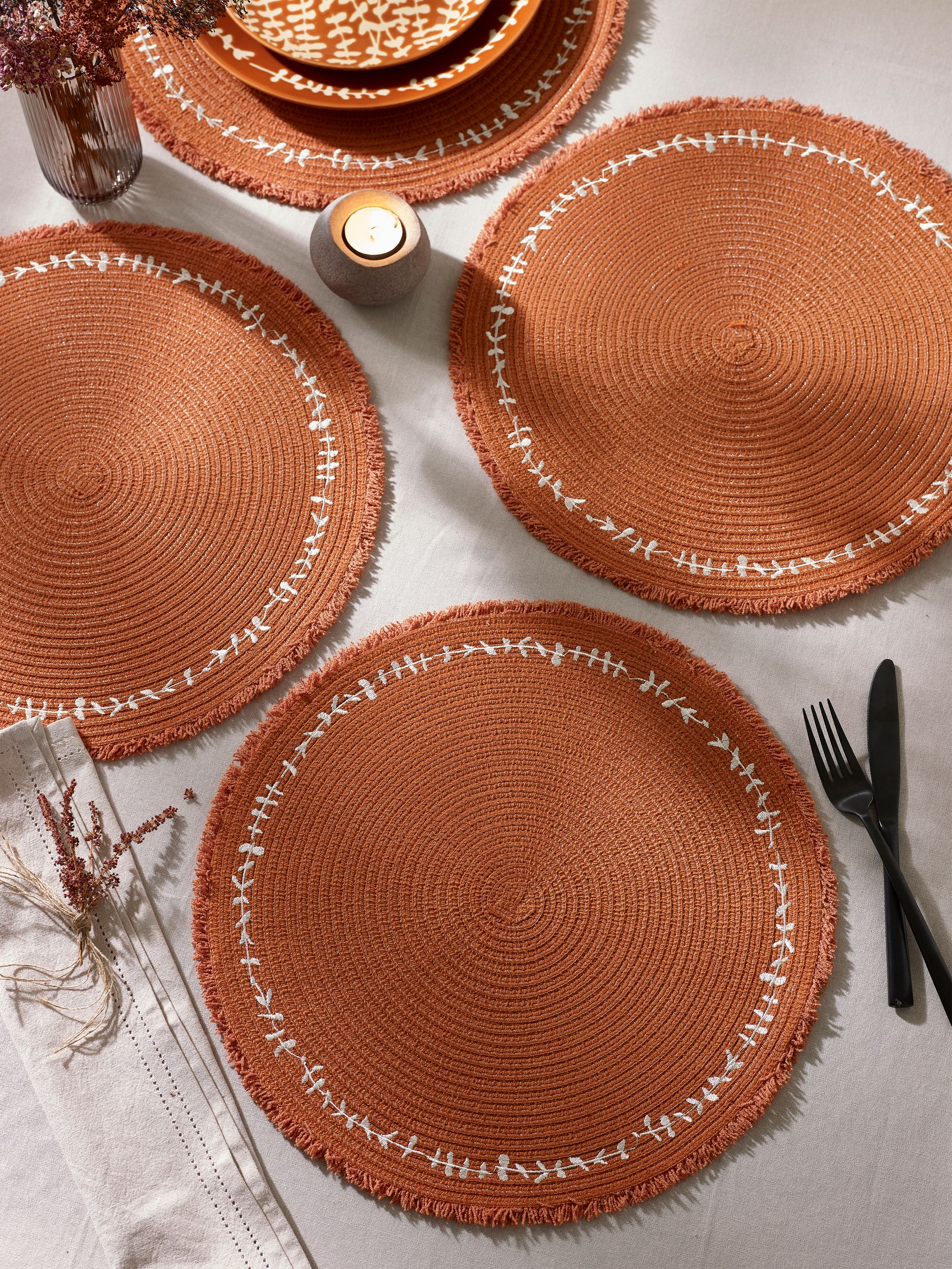 Set of 4 Embroidered Leaf Placemats