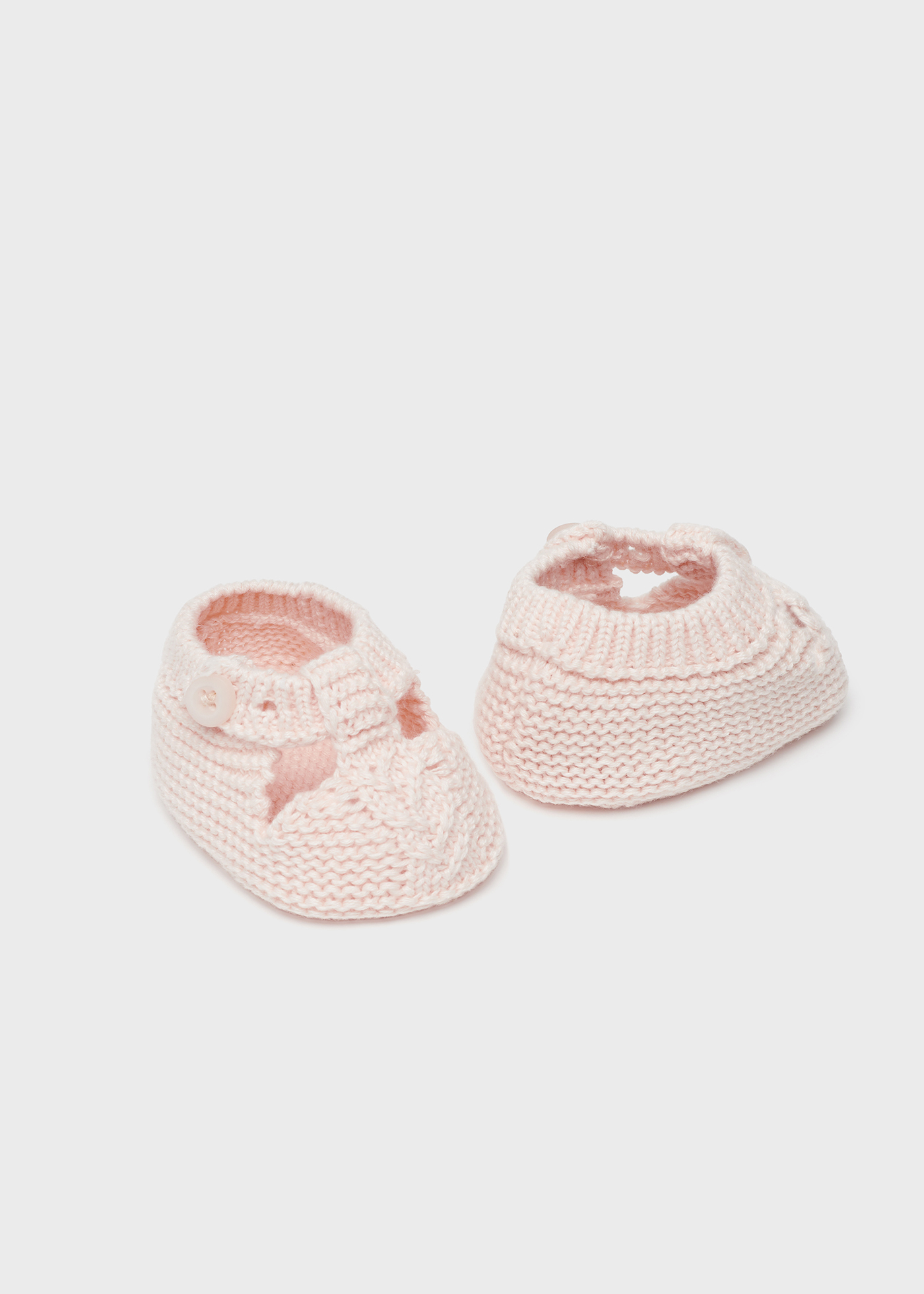 Sapatinhos de malha Better Cotton para recém-nascidos, cor branco-creme