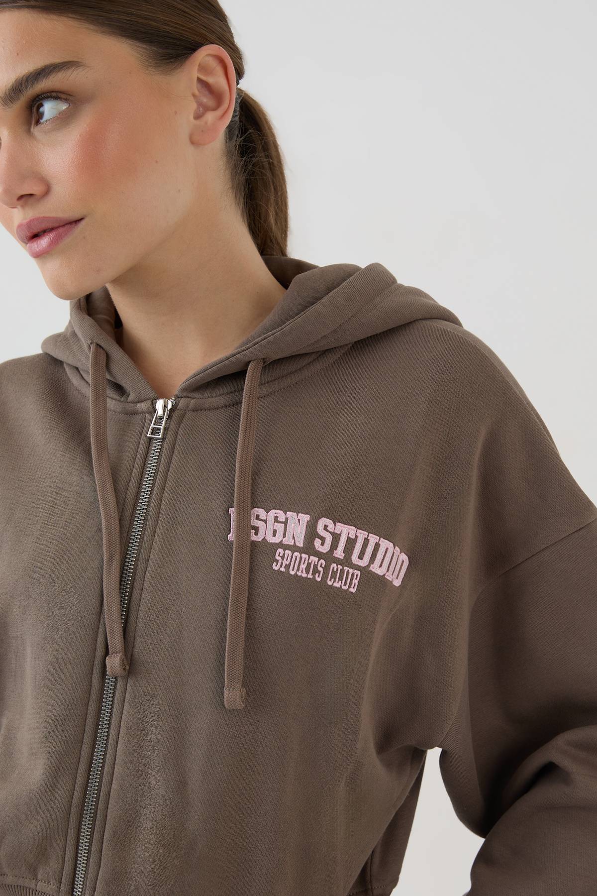 Sweat À Casynthétiqueche Court Boxy Zippé Avec Appliqué Dsgn Studio