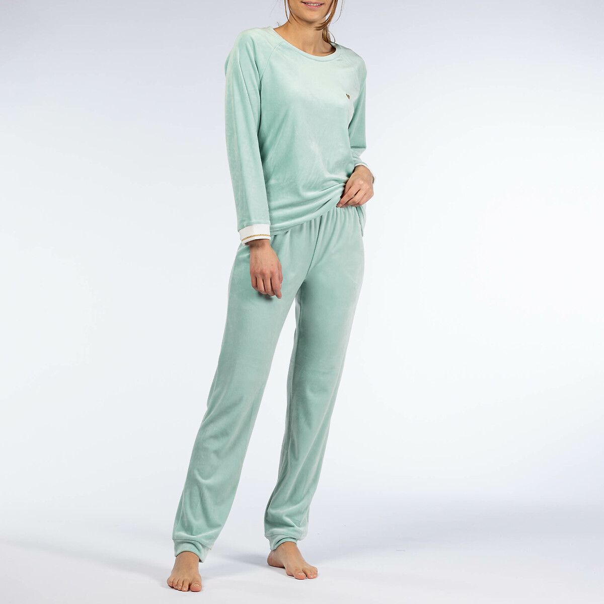 MELISSA BROWN<br>Pijama confortável para usar em casa