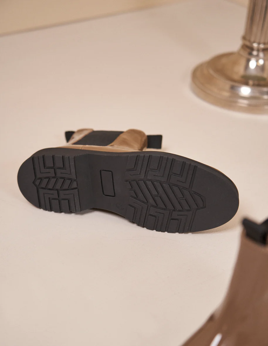 Bottines plates Marielle - Cuir verni taupe
