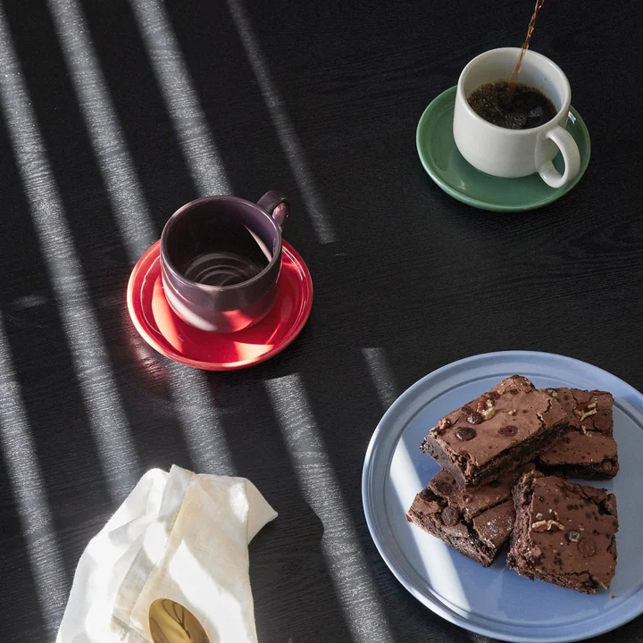 Hübsch Interior - Amare Tasse mit Untersetzer, sand / grün