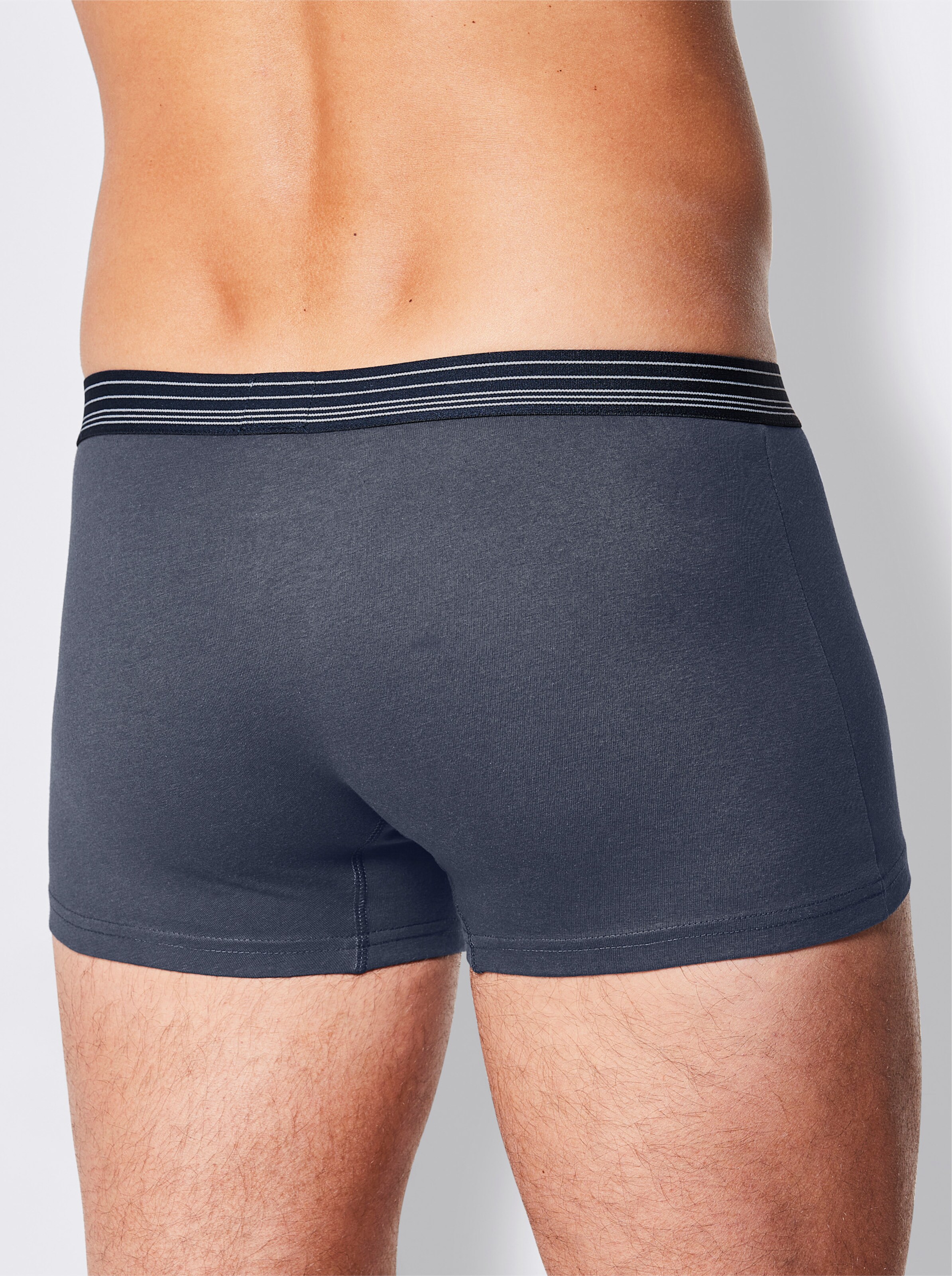 Mustang Pants in 2x marine + 1x rauchblau