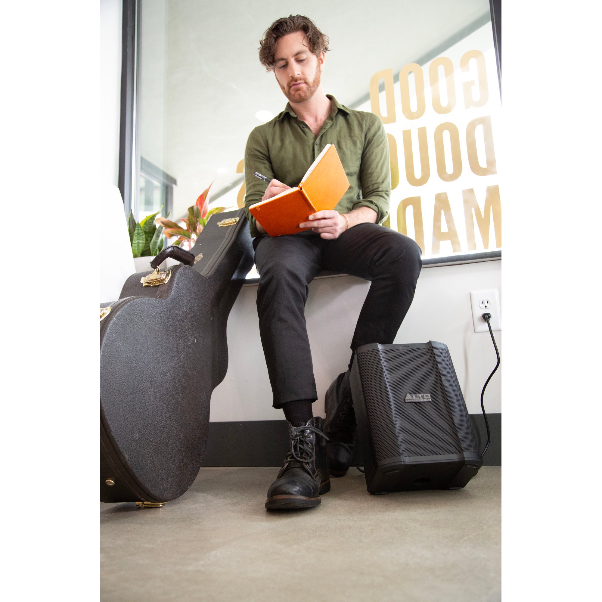 Alto Professional Busker mobiele accu-speaker
