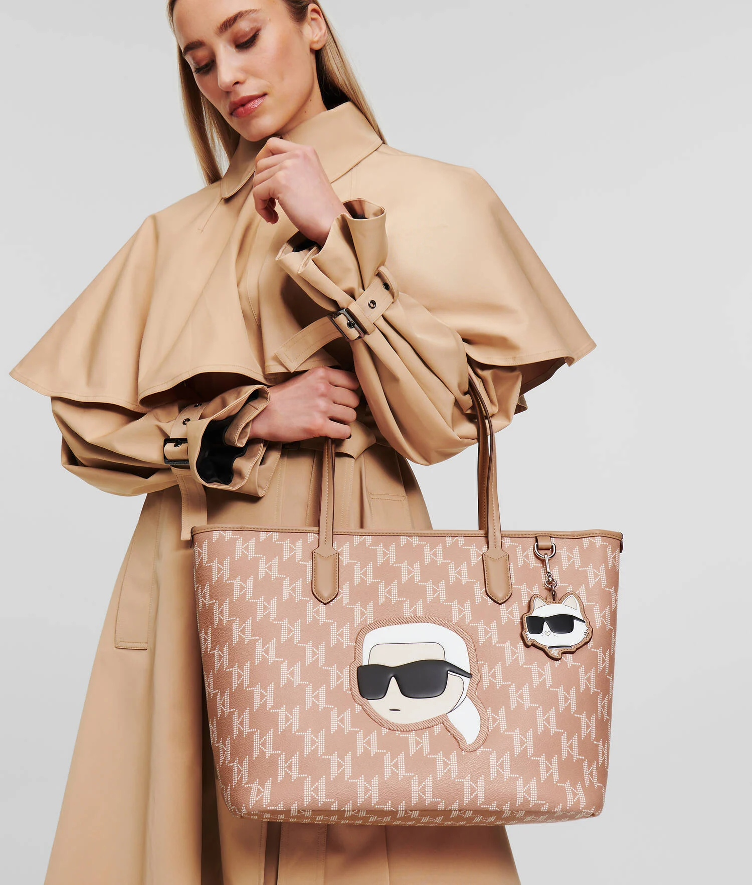 GRAND CABAS K/IKONIK MONOGRAM