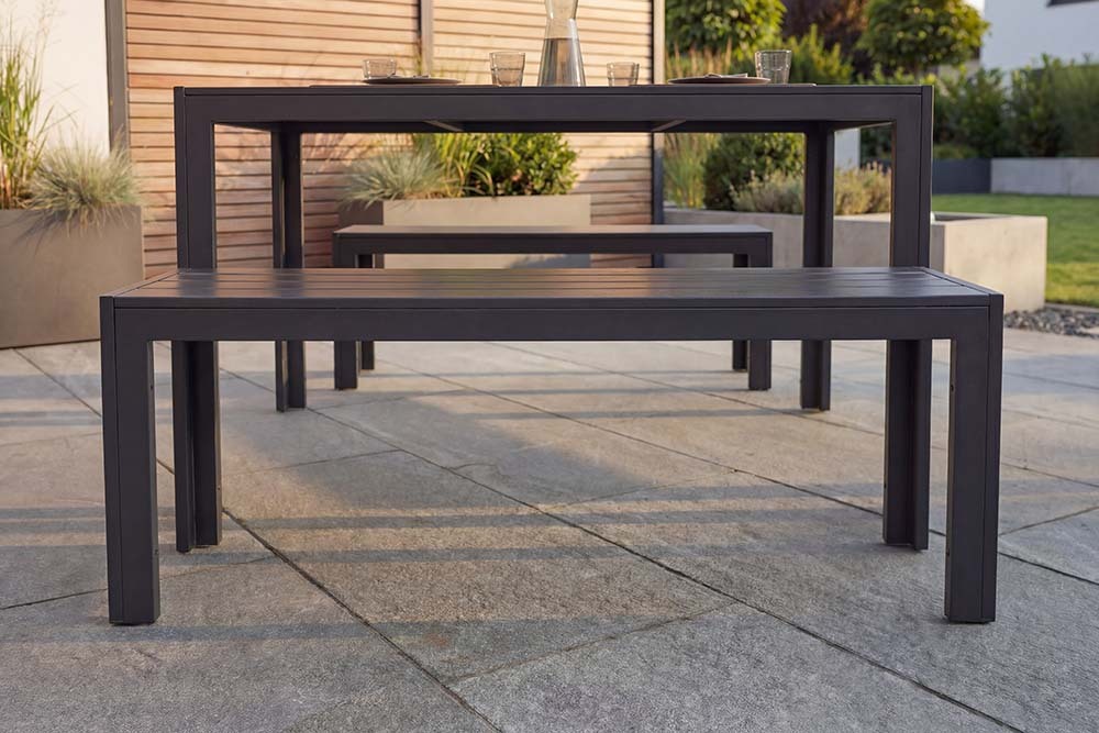 Moderne Gartenbank DESIGNO 130cm anthrazit schwarz Aluminium wetterfest Outdoor Sitzbank