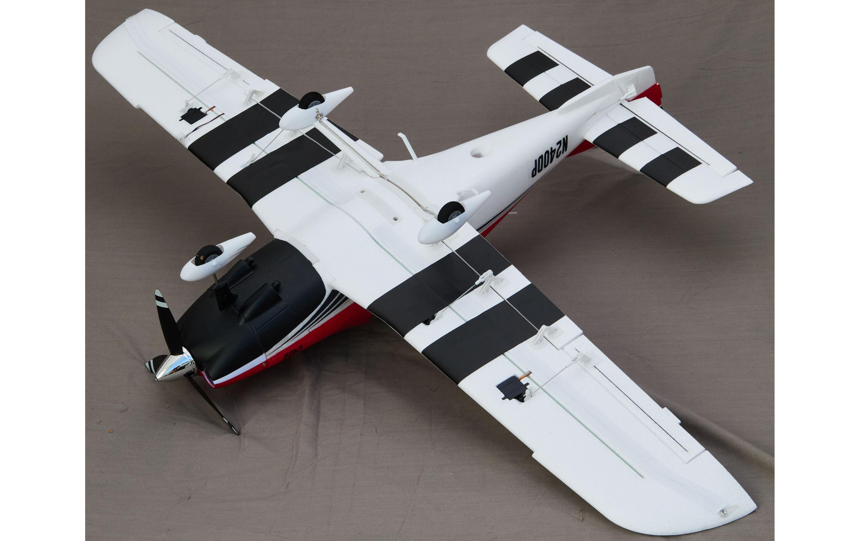 Motorflugzeug DERBEE C400 Tiefdecker 1100 mm PNP<br>Tiefdecker Modellflugzeug mit Brushless Antrieb