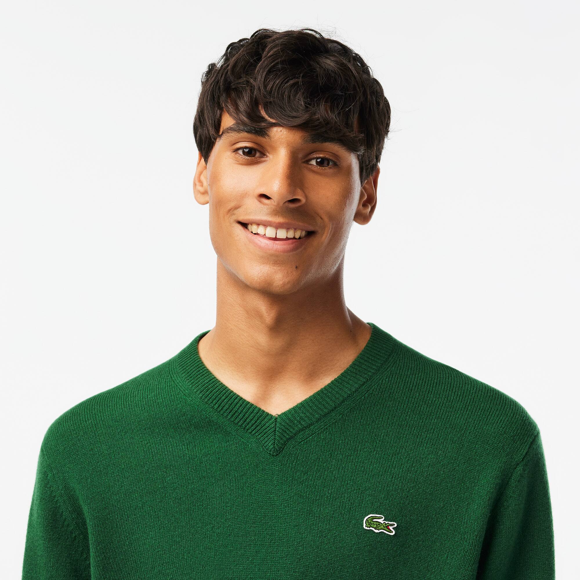 Pull à col V en laine unie Pullovers - Vert - Lacoste - Homme