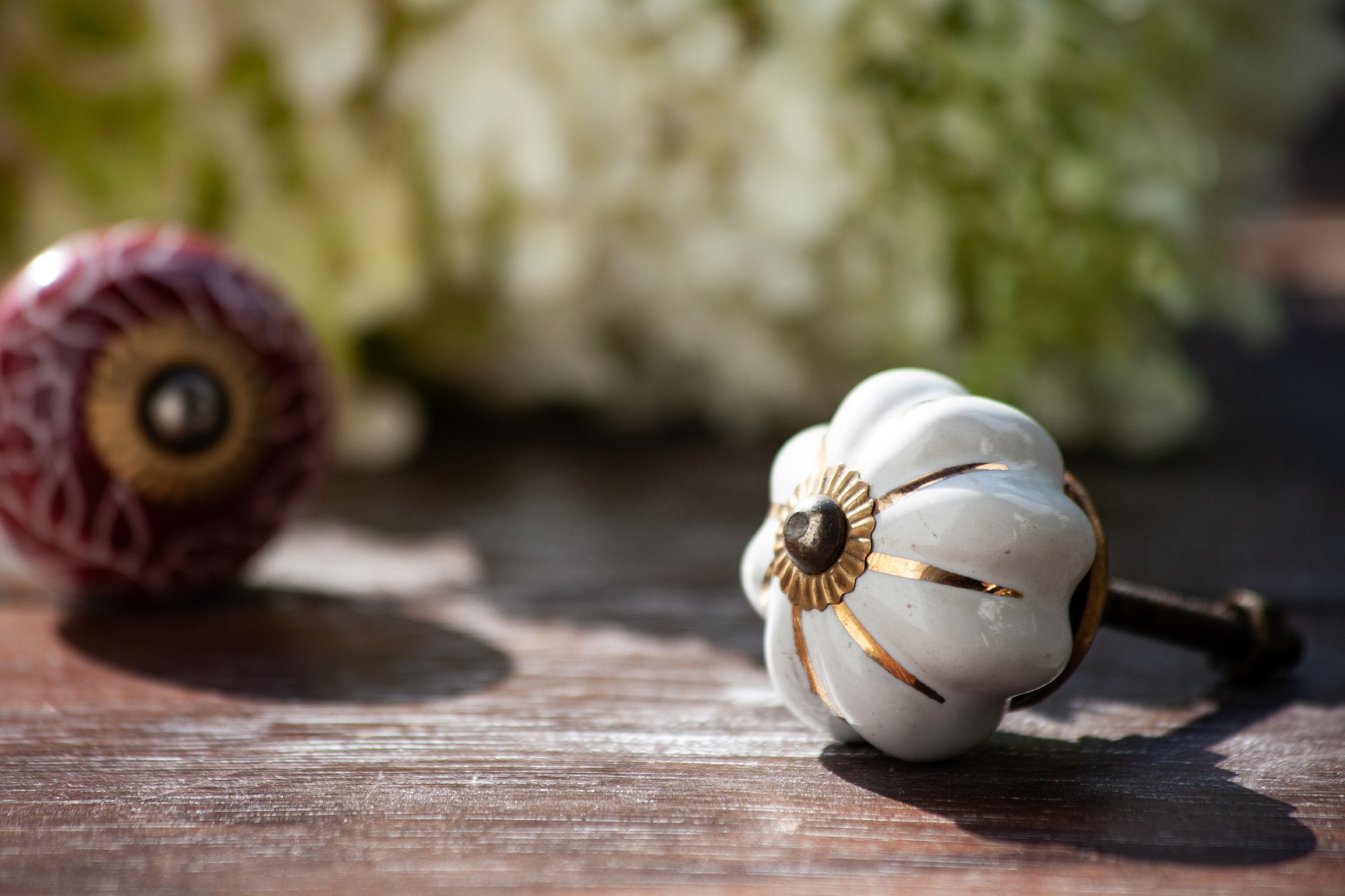 Keramik Möbelknopf  'Blume', handglasiert, weiß, Ø 3,5 cm günstig bestellen