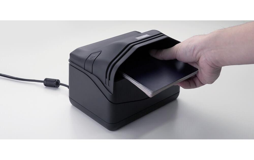Dokumentenscanner 0305 Secure Scan X-Mini<br>kleiner Dokumentenscanner für Personalausweise, ID-Karten, Reisepässe