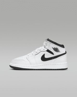 Air Jordan 1 Mid Older Kids' Shoes