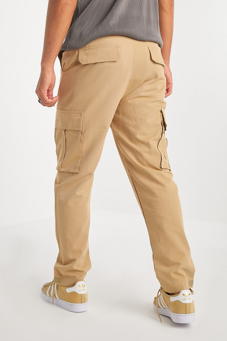 Pantalon beige foncé en toile à poches cargos